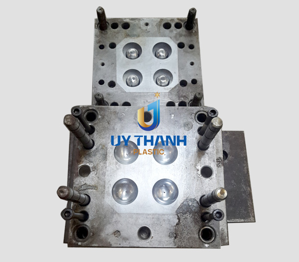 Xưởng Gia Công Ép Nhựa Uy Thành